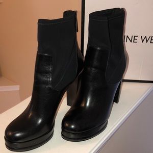Black Nitza Nine West booties